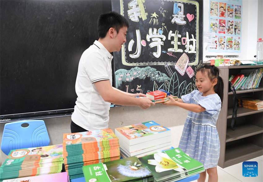 Novo semestre escolar começa em toda a China