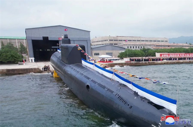 RPDC lança primeiro submarino de ataque nuclear tático