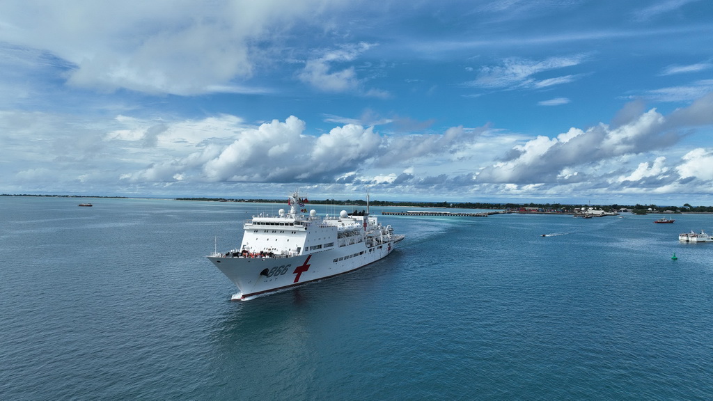 Navio-hospital Arca da Paz percorre um total de 280.800 milhas náuticas