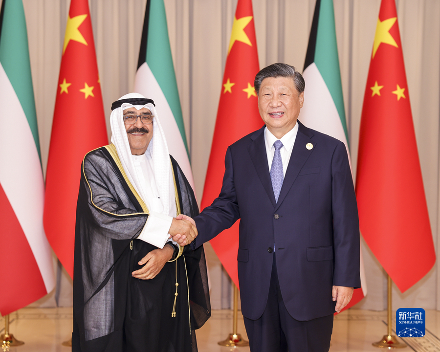 Xi Jinping reúne-se com príncipe herdeiro do Kuwait