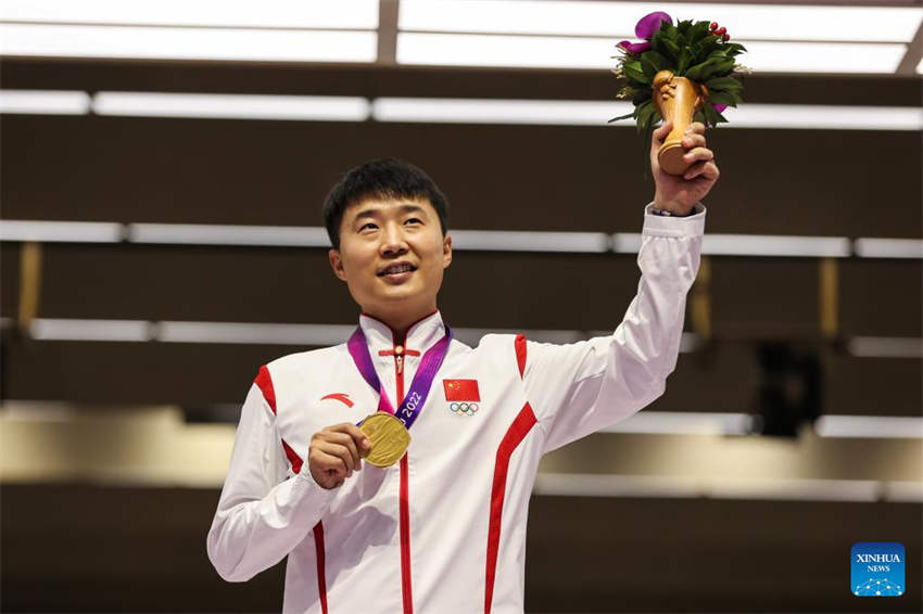 China conquista dois ouros na pistola de tiro rápido masculina de 25m com novo recorde mundial por equipes na Asiad de Hangzhou