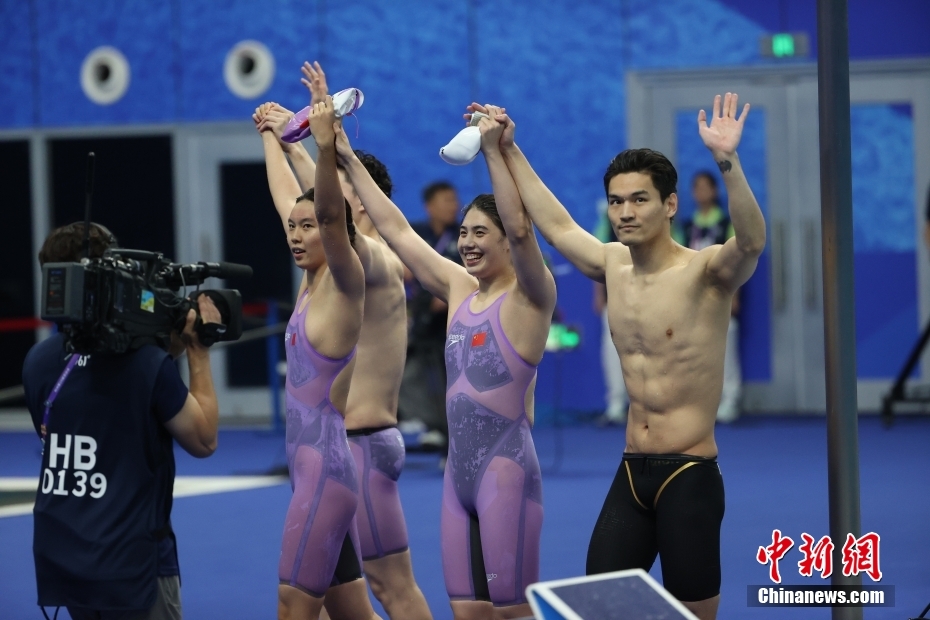 China conquista título de revezamento 4x100m medley misto