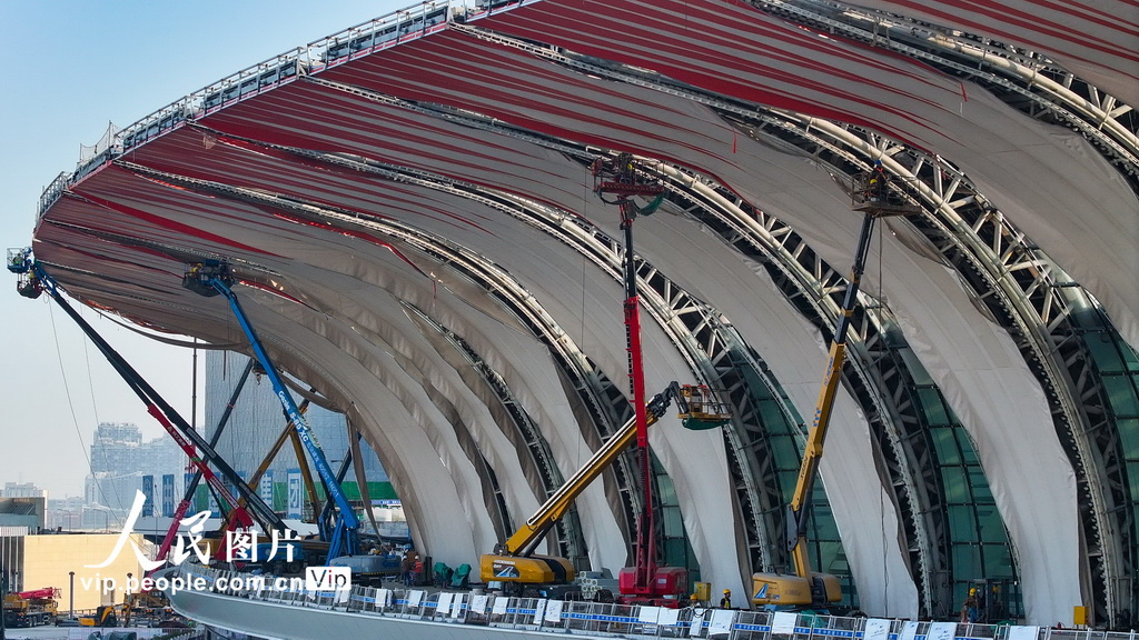 Construção da estação ferroviária Baiyun segue em andamento