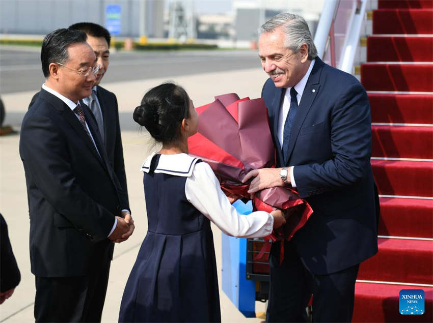 Presidente argentino chega a Beijing para 3º Fórum do Cinturão e Rota para Cooperação Internacional