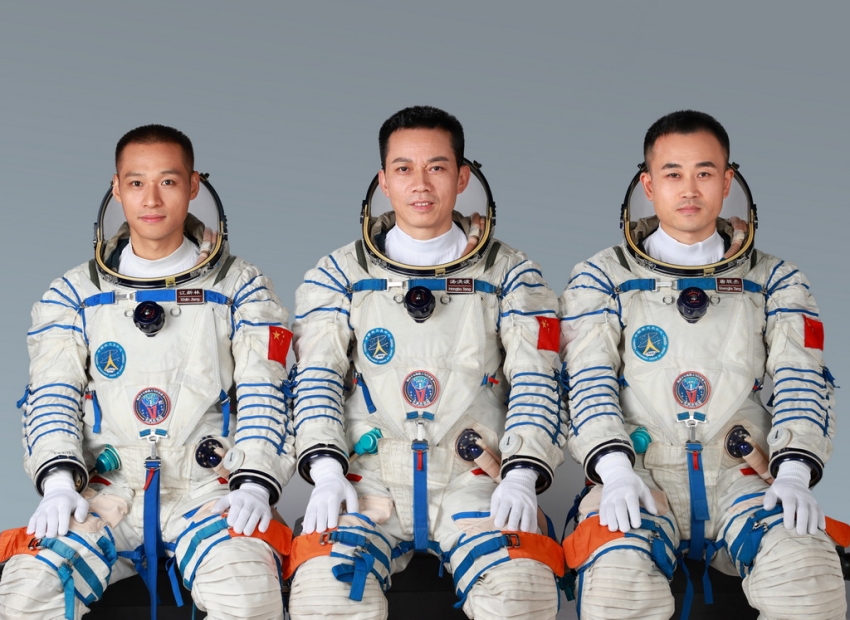 China revela tripulação da Shenzhou-17 para missão da estação espacial