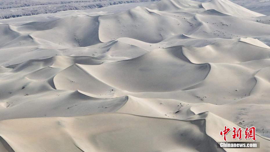 Galeria: maravilhosa vista da montanha de areia em Xinjiang.