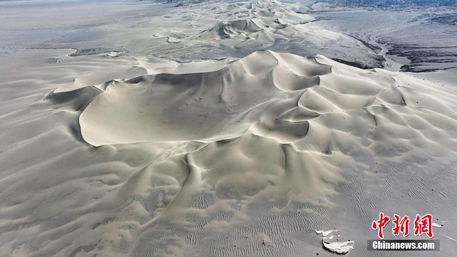 Galeria: maravilhosa vista da montanha de areia em Xinjiang.