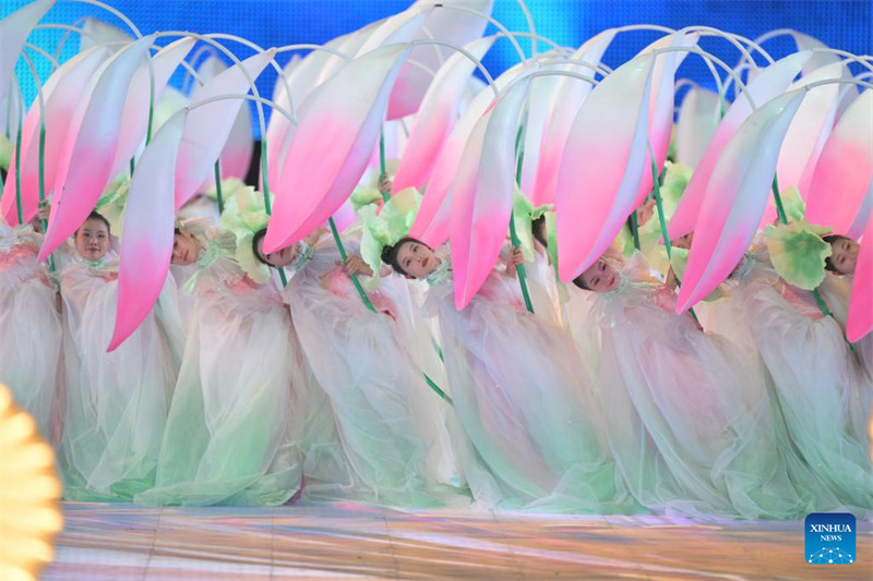 Cerimônia de encerramento dos 4º Jogos Para-Asiáticos é realizada em Hangzhou, leste da China