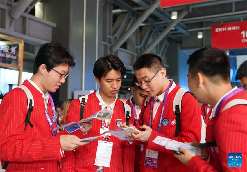 Voluntários da 6ª CIIE iniciam treinamento presencial