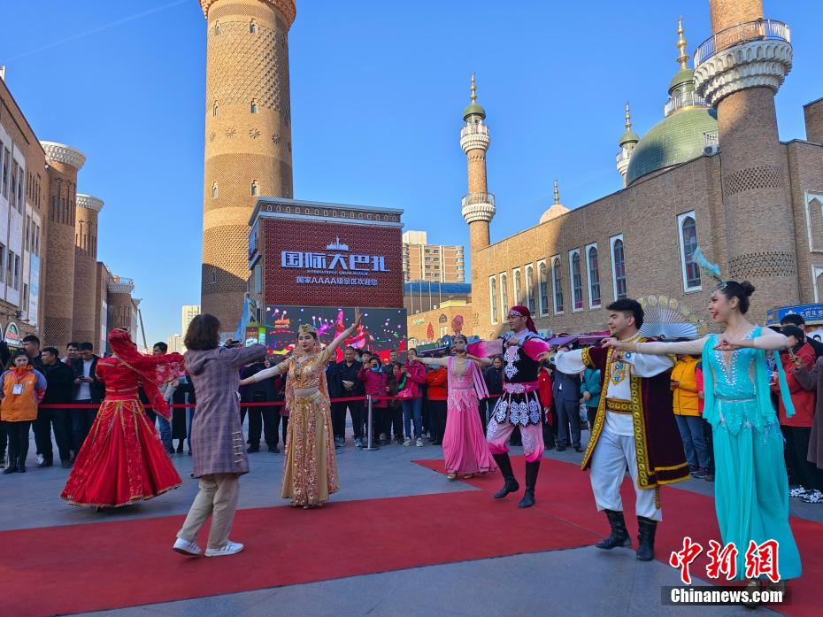 Grande Bazar Internacional de Xinjiang registra aumento do número de visitantes