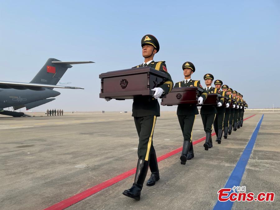 Coreia do Sul devolve 25 restos mortais de soldados chineses mortos na Guerra da Coreia