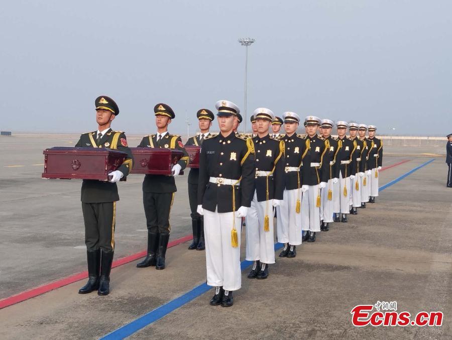 Coreia do Sul devolve 25 restos mortais de soldados chineses mortos na Guerra da Coreia