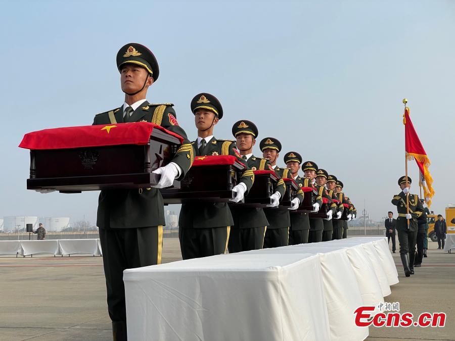 Coreia do Sul devolve 25 restos mortais de soldados chineses mortos na Guerra da Coreia