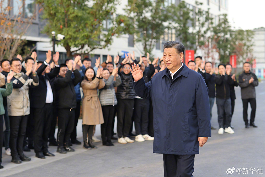 Xi Jinping faz visita de inspeção em Shanghai