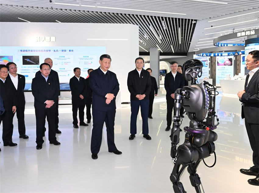 Xi Jinping destaca aceleração da transformação de Shanghai em metrópole internacional socialista moderna
