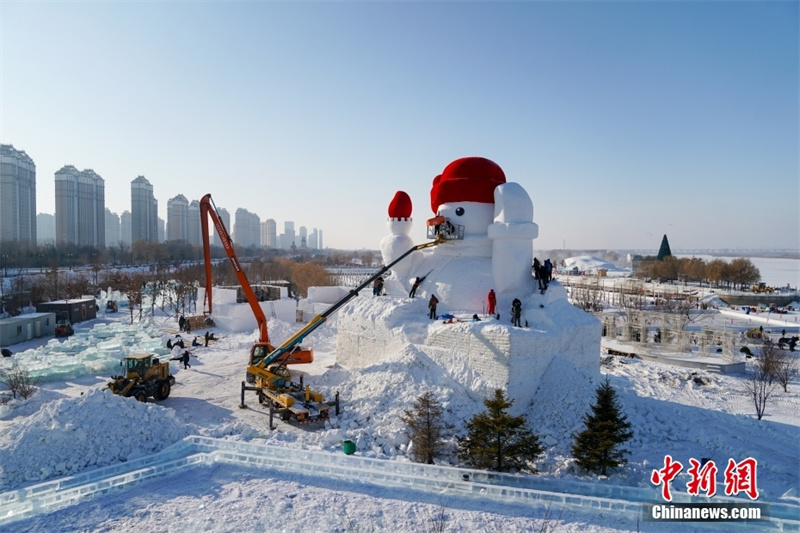 Harbin: “Boneco de Neve Gigante” está em construção