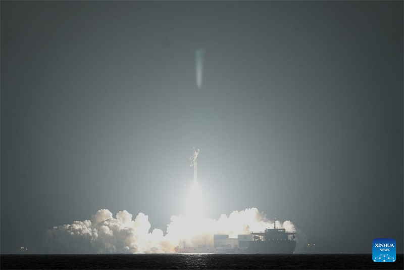 China lança satélite experimental para tecnologias de internet via satélite