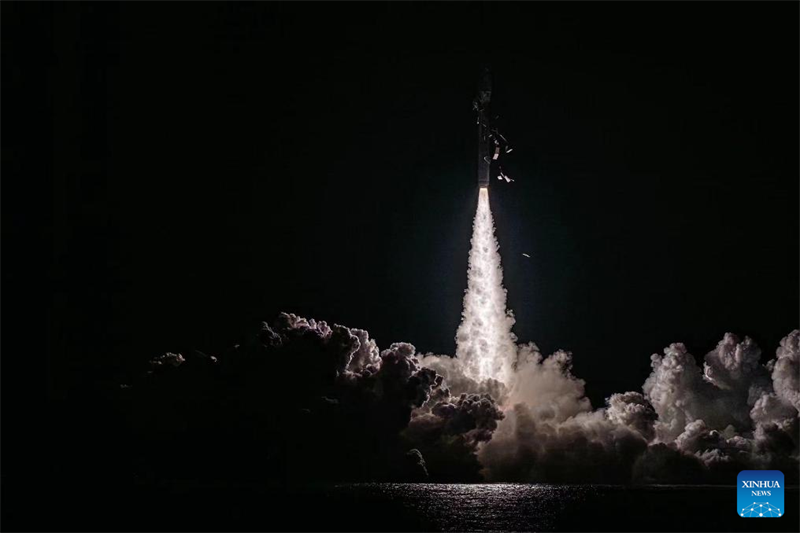 China lança satélite experimental para tecnologias de internet via satélite