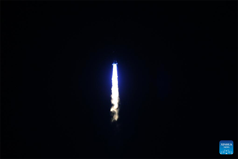 China lança foguete transportador Zhuque-2 com três satélites