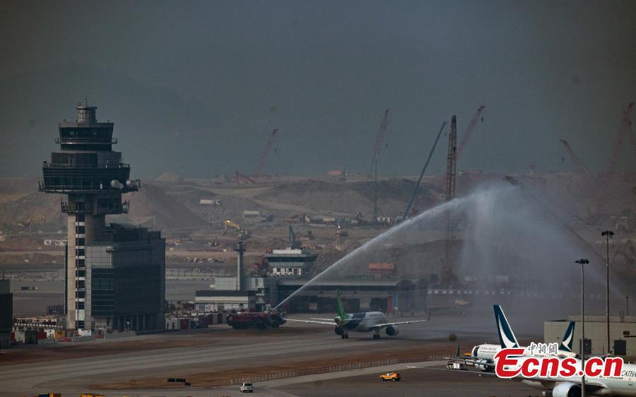 Aviões C919 e ARJ21 desenvolvidos na China fazem primeira viagem a Hong Kong