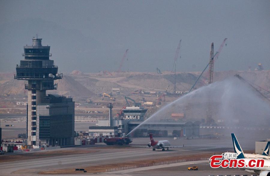 Aviões C919 e ARJ21 desenvolvidos na China fazem primeira viagem a Hong Kong