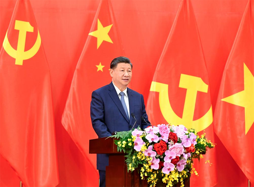 Xi Jinping diz que a base da amizade China-Vietnã está entre os dois povos e que o futuro será criado pelos jovens