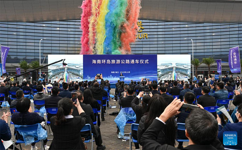 Rodovia costeira para passeios turísticos é inaugurada em Hainan