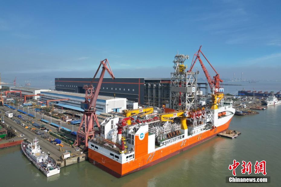 Primeiro navio-sonda oceânico da China inicia viagem experimental