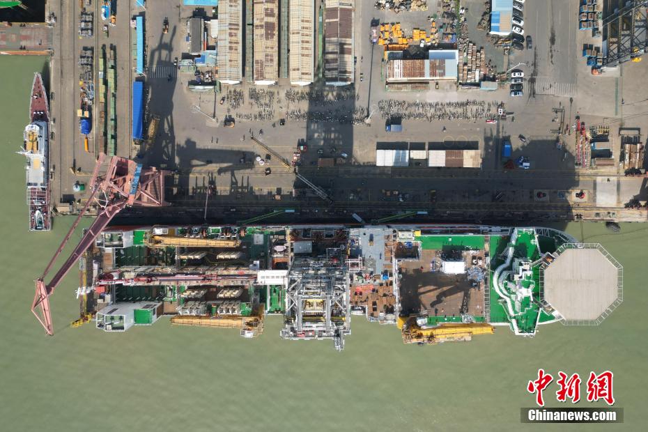 Primeiro navio-sonda oceânico da China inicia viagem experimental