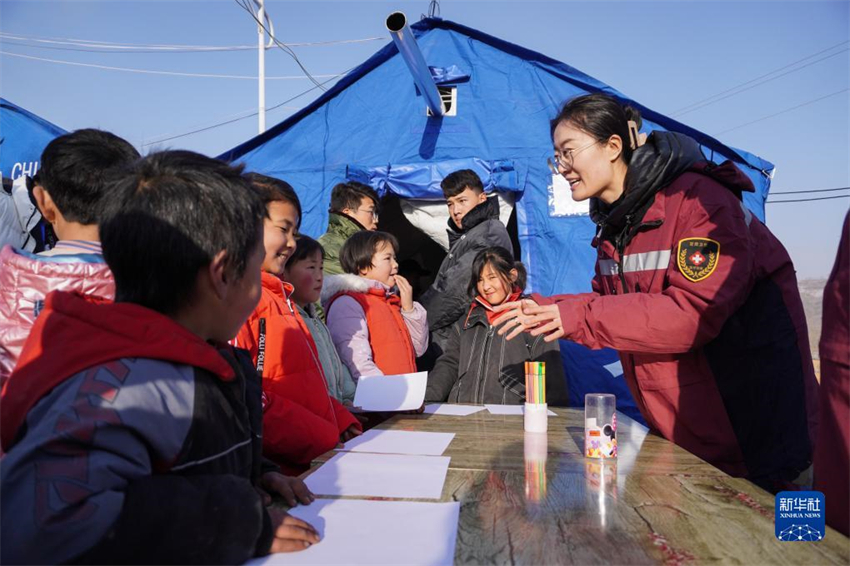 Assistência psicológica é ativamente realizada após terremoto em Gansu