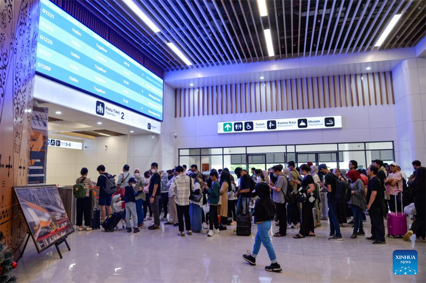 Ferrovia de alta velocidade de Jacarta-Bandung registra 1 milhão de viagens de passageiros