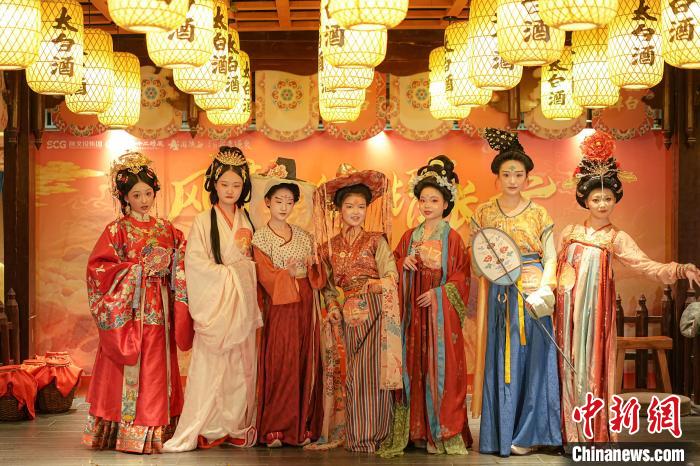 Elegância da dinastia Tang é transmitida na cidade antiga de Xi’an durante Ano Novo