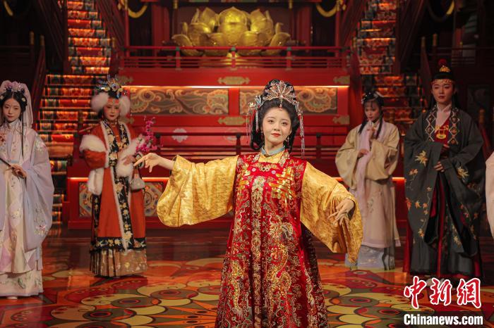 Elegância da dinastia Tang é transmitida na cidade antiga de Xi’an durante Ano Novo