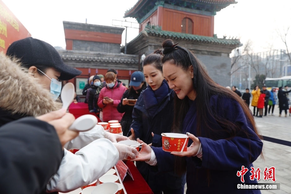 Chineses servem sopa de 