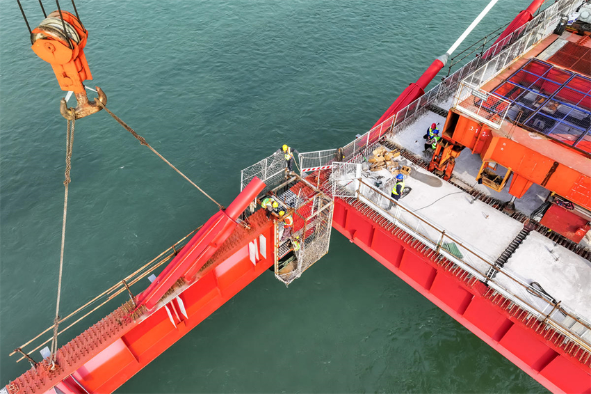 Construção da ponte Rongshan sobre o Rio Yangtze avança de forma ordenada