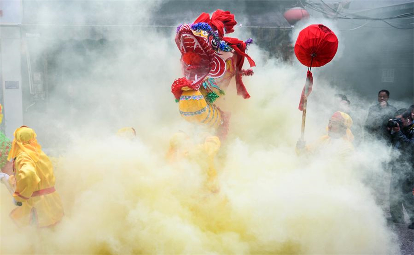 Povo do grupo étnico Gelao celebra Festival Maolong no sudoeste da China