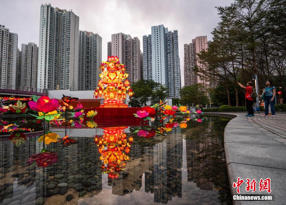 Lanternas de Hong Kong brilham para receber Festival das Lanternas