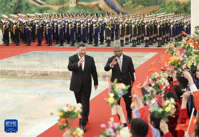 Xi Jinping e presidente de Angola buscam novo patamar nas relações dos dois países