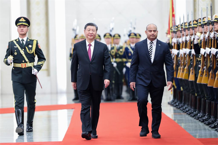 Presidentes chinês e nauruano realizam conversas