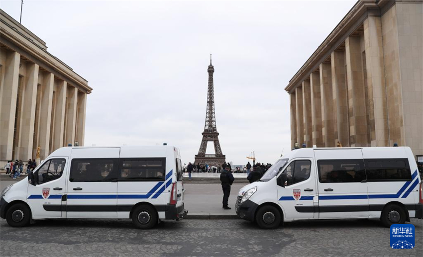 França eleva alerta de terrorismo ao nível máximo