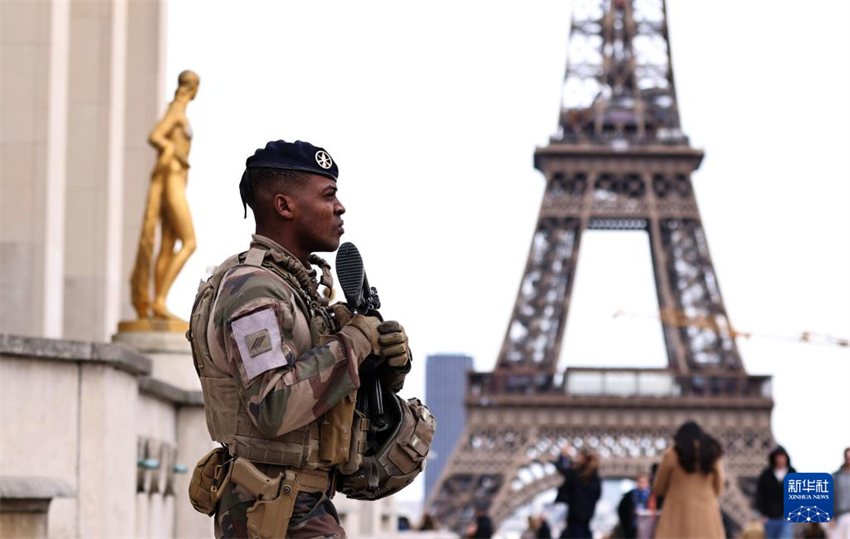 França eleva alerta de terrorismo ao nível máximo