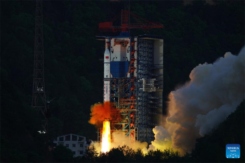 China lança novo satélite de sensoriamento remoto