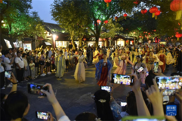 Três dias do feriado chinês Qingming registram 740 milhões de viagens