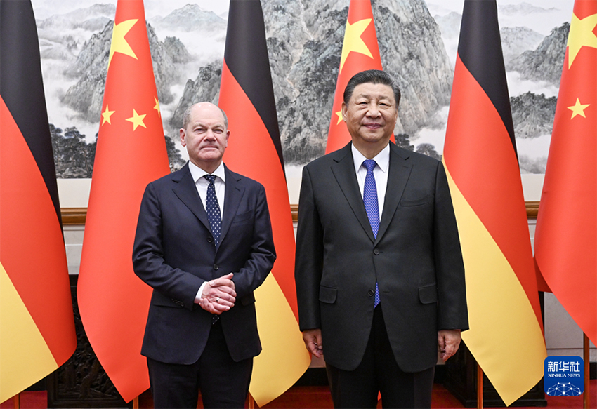 Xi Jinping reúne-se com chanceler alemão e pede para alcançar sucesso mútuo