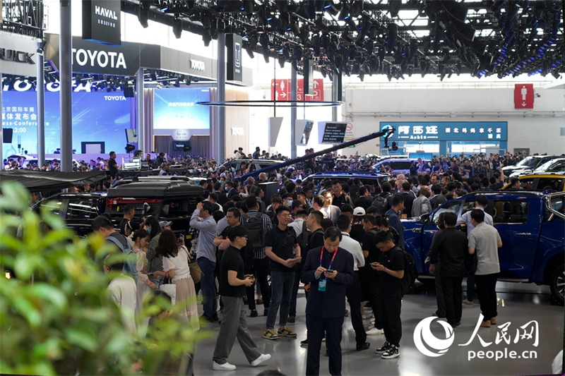 Beijing Auto Show abre com 117 veículos fazendo sua estreia global