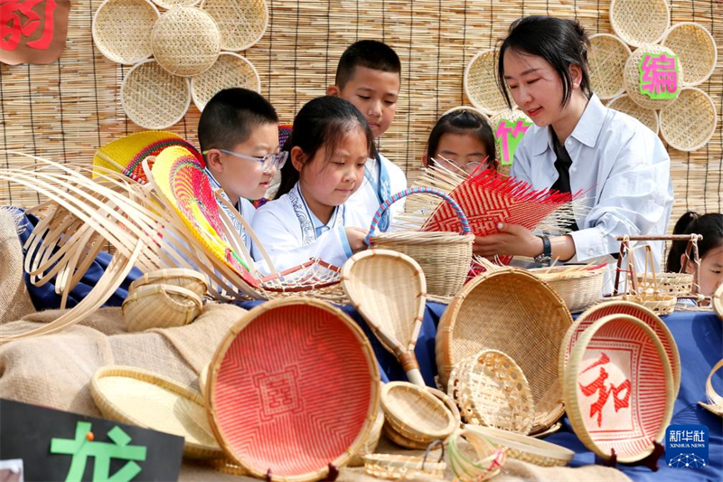 China realiza atividades para celebrar Dia Internacional do Trabalho