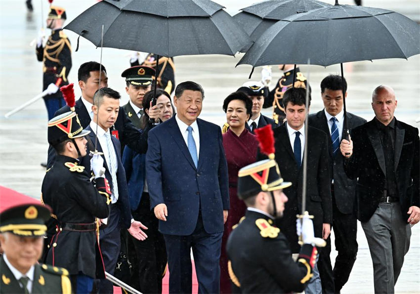 Xi Jinping busca abrir um futuro mais brilhante das relações China-França por meio da visita