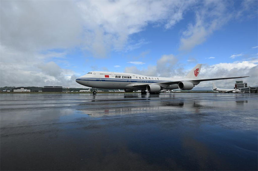 Xi Jinping chega a Tarbes para continuar a visita de Estado à França