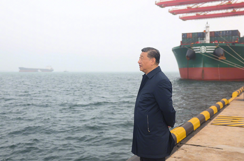 Xi Jinping inspeciona Rizhao, na Província de Shandong, no leste da China