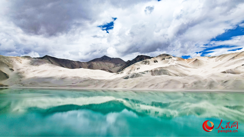 Galeria: fascinante paisagem do lago Baisha em Xinjiang